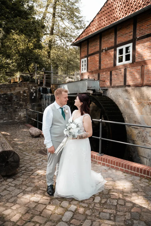 Hochzeitspaar beim Paarshooting in Osnabrück